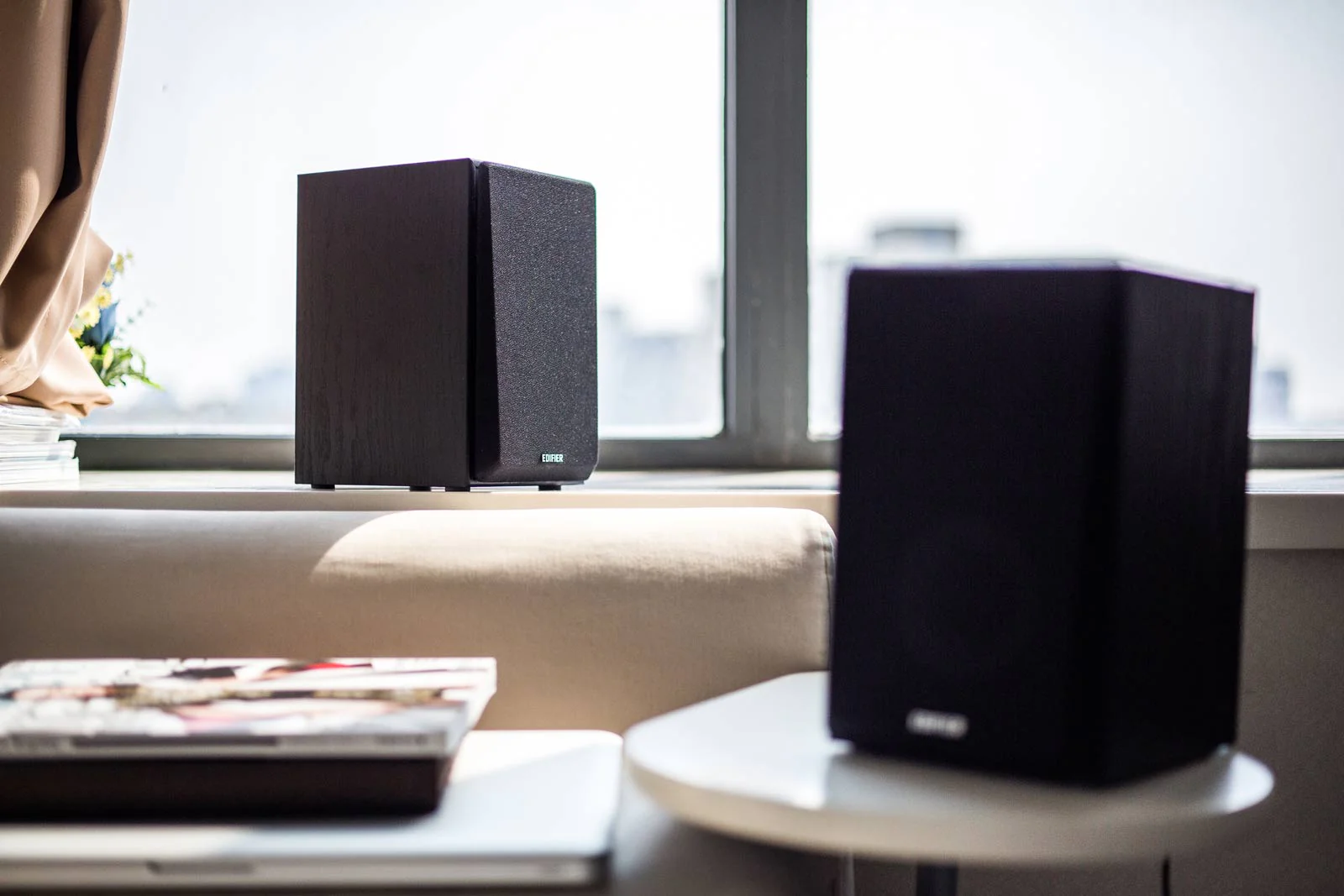 R980T Studio-Quality 2.0 Speaker - Image 7